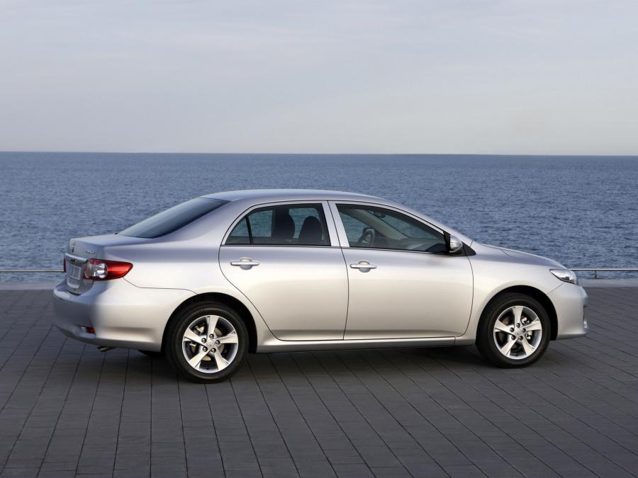  Toyota Corolla Sedan 2010 года  (фото 11 из 15)